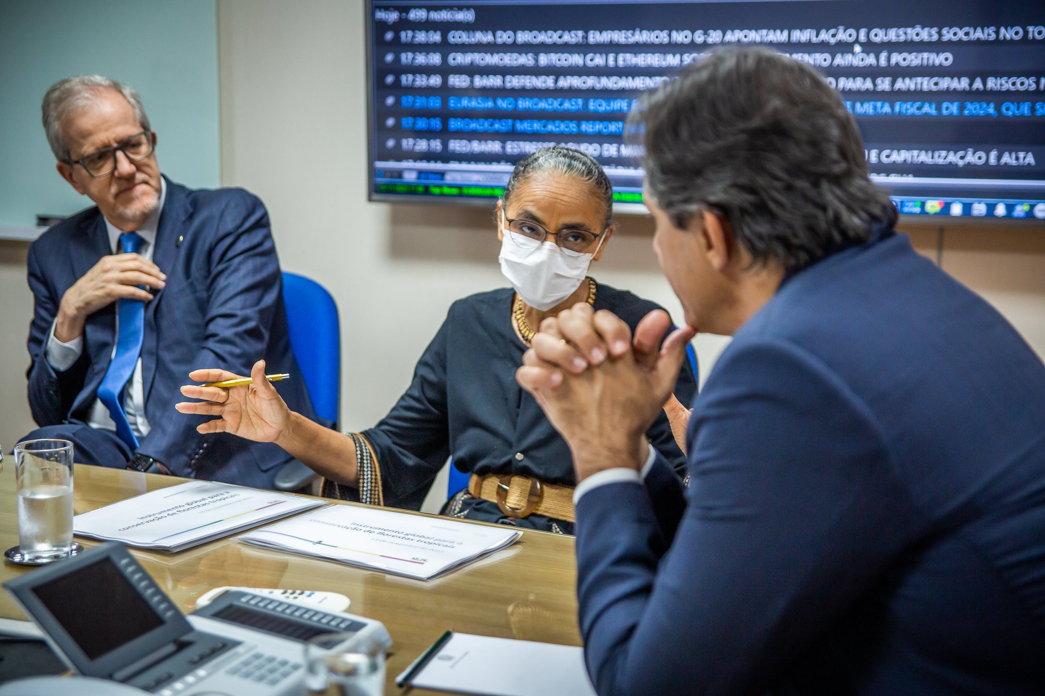 Tesouro Nacional faz primeira emissão de títulos sustentáveis no mercado internacional e capta 2 bilhões de dólares. Na imagem: O ministro da Fazenda, Fernando Haddad, e a ministra do Meio Ambiente e Mudança do Clima, Marina Silva (Foto: Diogo Zacarias)