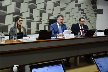 Senador sergipano defende reforma em concessão de gás natural do Nordeste em meio a disputa da Mitsui por ações das distribuidoras. Na imagem: Senador Laércio Oliveira preside sessão da CAE, no Senado, para debater possíveis violações às determinações do Cade, em 28/11/2023 (Foto: Waldemir Barreto/Agência Senado)