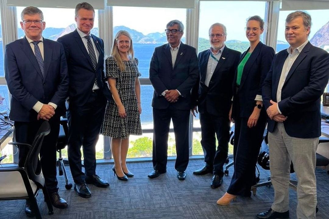 Noruega anuncia R$ 13,5 milhões para pesquisa em energia no Brasil com chamada pública exclusiva para transição energética. Na imagem: Vice-ministra de Petróleo e Energia da Noruega, Astrid Bergmal, durante evento promovido pelo consulado norueguês, no Rio de Janeiro (Foto: Consulado Geral da Noruega)