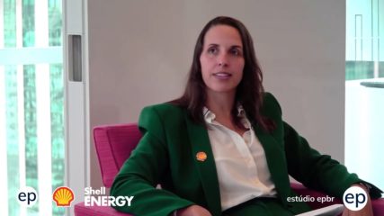 Carolina Bunting, gerente de Vendas e Originação de
Gás da Shell Energy Brasil, durante o primeiro Shell Energy Gas Forum (Imagem: YouTube/epbr)