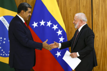 Durante telefonema, Lula diz a Maduro para evitar "medidas unilaterais" em disputa com Guiana sobre área de Essequibo. Na imagem: Presidente Lula recebe o presidente venezuelano, Nicolás Maduro, no Palácio do Planalto, em 29/5/2023 (Foto: Marcelo Camargo/Agência Brasil)