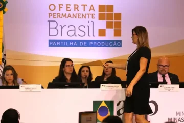 ANP calcula que novas áreas do pré-sal têm potencial para produzir 2,1 bilhões de barris. Na imagem: Primeiro Ciclo da Oferta Permanente de Partilha da Produção (OPP) do pré-sal, no Hotel Windsor Guanabara, centro do Rio (Foto: Tânia Rêgo/Agência Brasil)