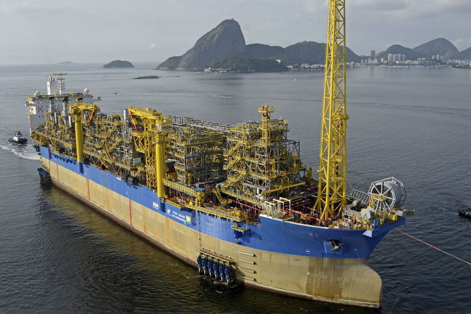 A nova TFPG do Rio de Janeiro e a suposta pertinência com a atuação estatal. Na imagem: FPSO Cidade de Saquarema em produção no campo de Tupi, antigo Lula (Foto: Divulgação SBM Offshore)