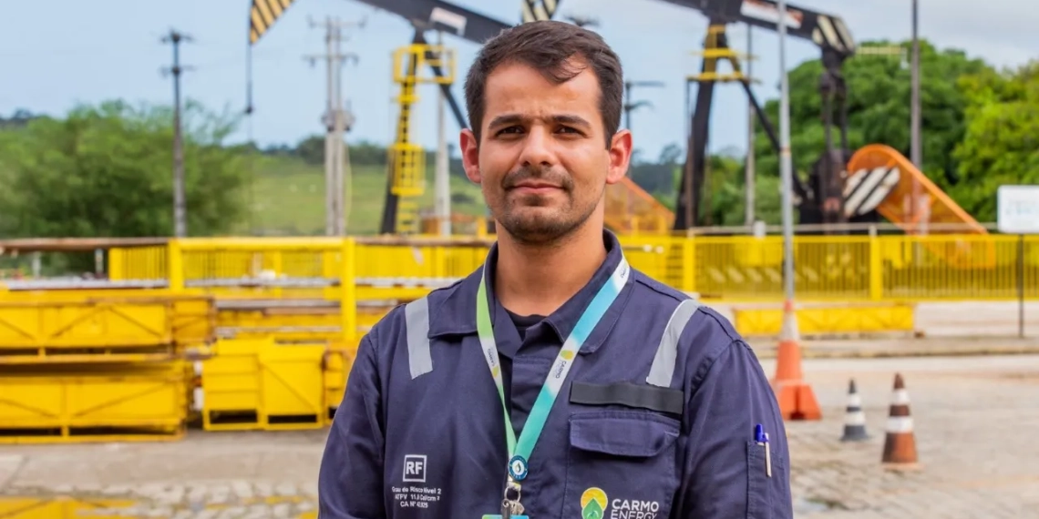 Carmo Energy planeja quintuplicar produção de petróleo em Carmópolis e monetizar gás natural, diz Philipe Passos [na imagem], gerente regulatório da petroleira independente (Foto: Divulgação)