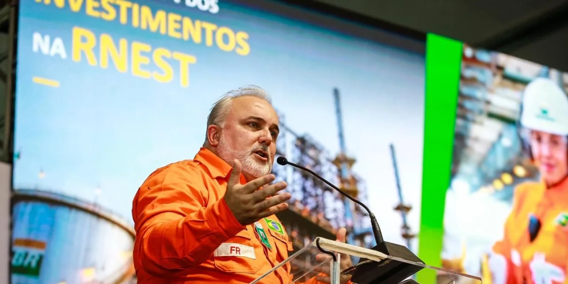 Petrobras vai investir até R$ 8 bilhões na Rnest e quer produzir diesel R5, hidrogênio e metanol, segundo, o presidente, Jean Paul Prates, durante a cerimônia de retomada dos investimentos na refinaria do Suape, em 18/1/2024 (Foto: Agência Petrobras)