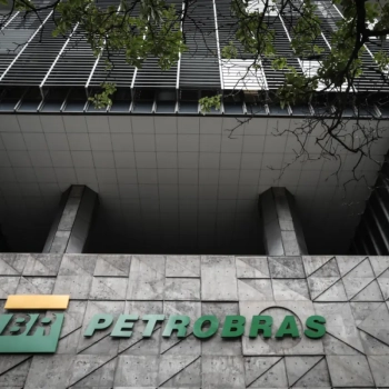 Fachada da sede da Petrobras (Edise), na Avenida Chile, no Rio de Janeiro (Foto: André Coelho/EFE)