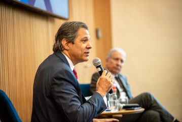 Preço do QAV não é justificativa para passagem aérea cara, diz ministro da Fazenda, Fernando Haddad, durante evento 'Encontros FGV-IBRE', em 5-2-2024 (Foto Cris Vicente_MF)