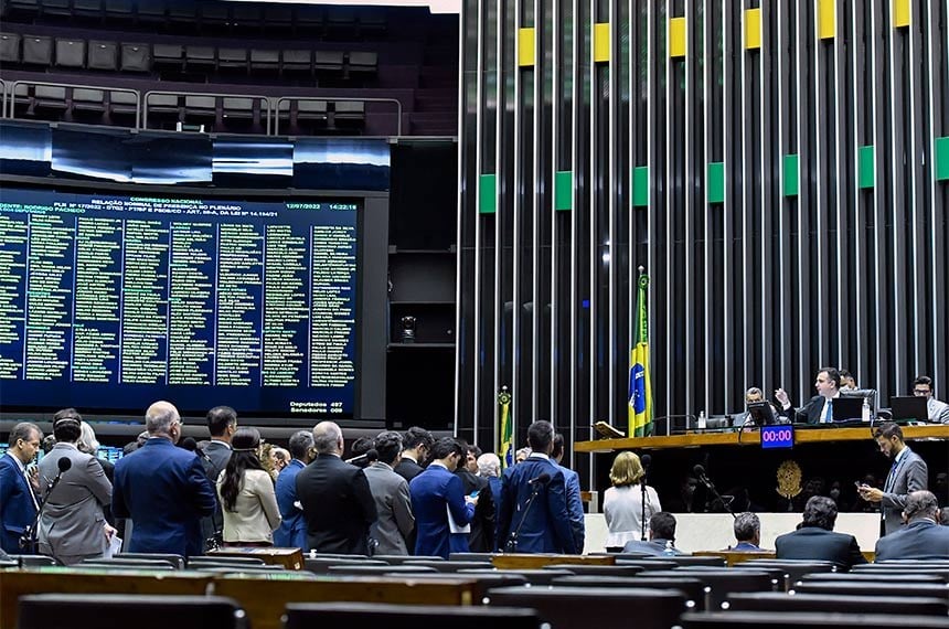 Senadores e deputados durante sessão do Congresso (Foto Waldemir Barreto/Agência Senado)