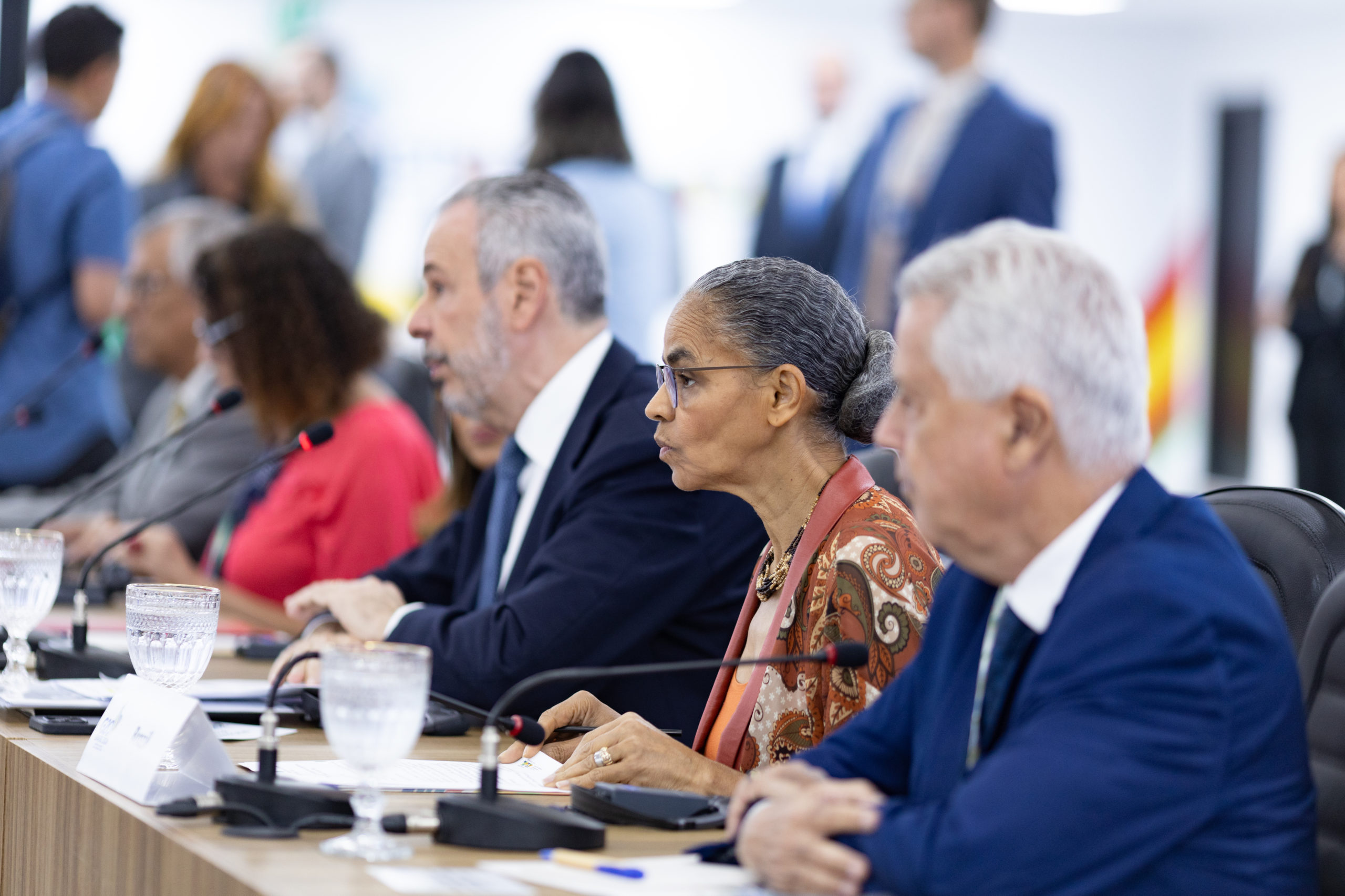 G20 estuda iniciativa de US$ 7,7 trilhões em bioeconomia circular e discute o papel dos biocombustíveis. Na imagem: Marina Silva e Rodrigo Rollemberg participam de segunda reunião da Iniciativa de Bioeconomia do G20, em 7/5/2024 (Foto: Audiovisual G20 Brasil)