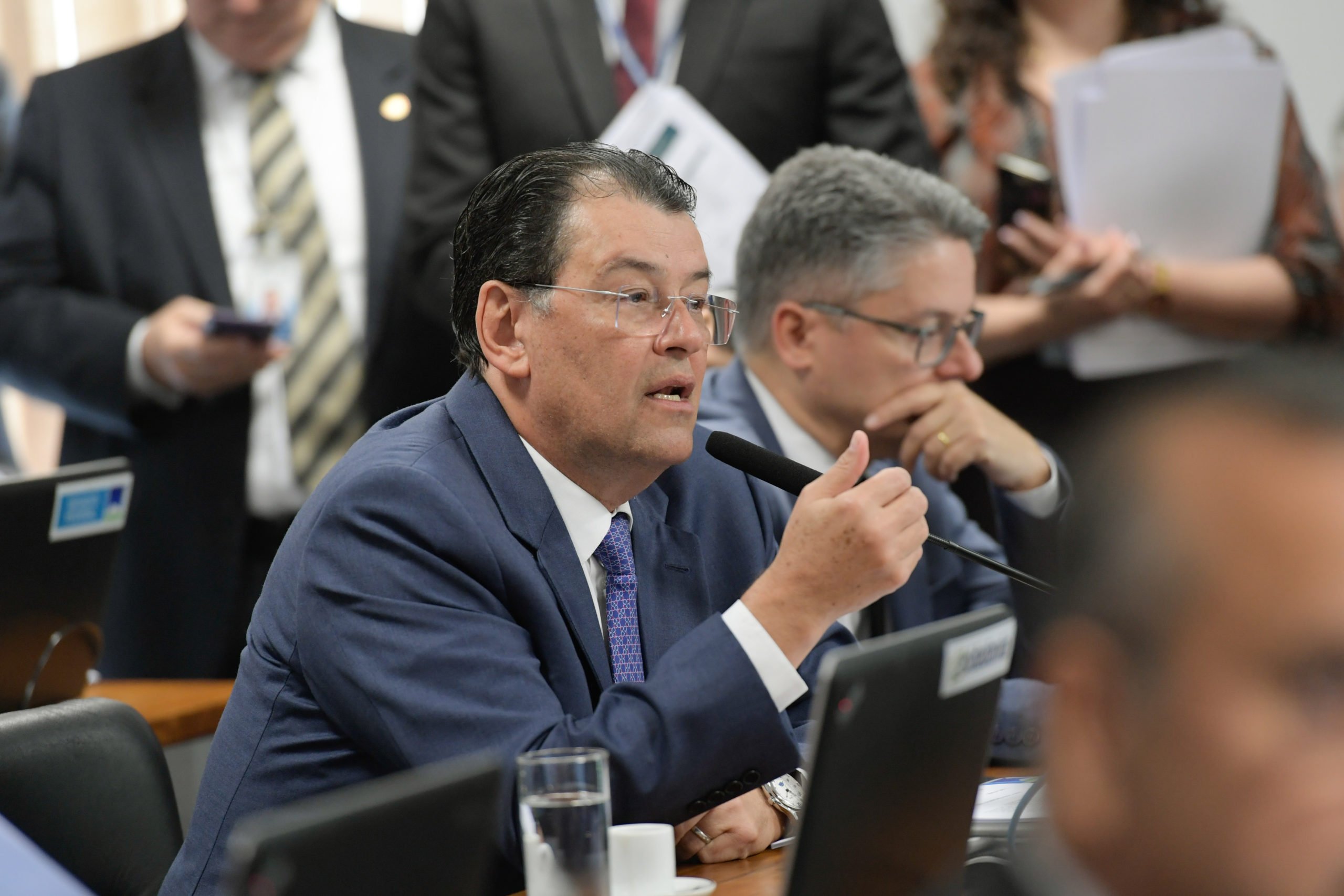 05.06.2024 – Senador Eduardo Braga (MDB/AM) na Comissão de Constituição, Justiça e Cidadania (CCJ) do Senado Federal (Saulo Cruz/Agência Senado)