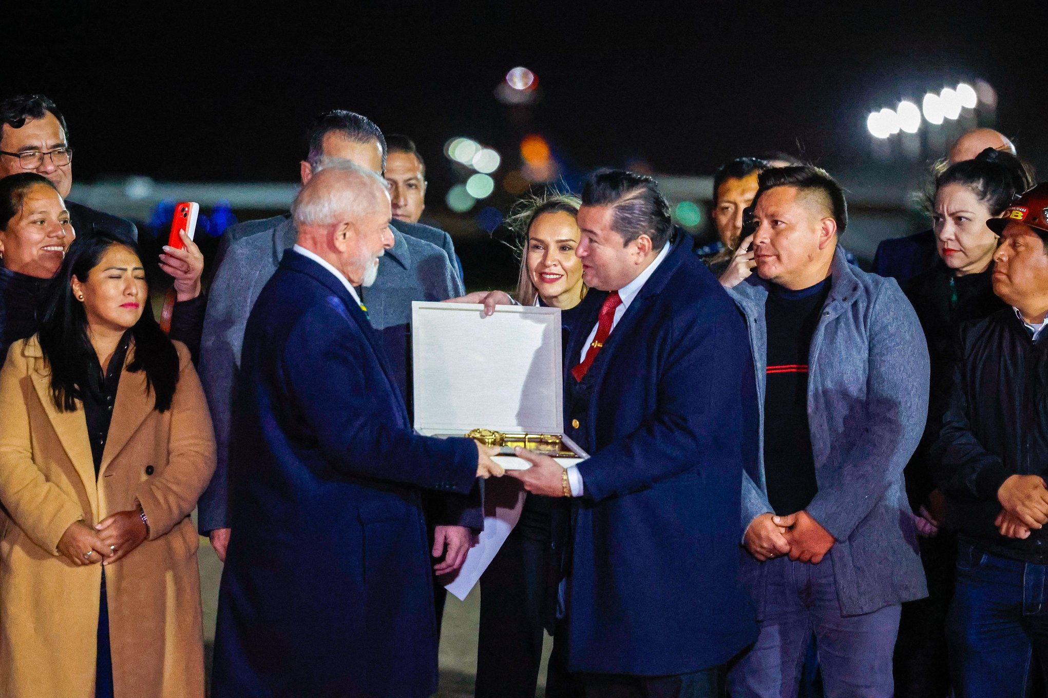 Indústria negocia importação direta de gás natural com descontos de 30% da Bolívia. Na imagem: Chegada do presidente Luiz Inácio Lula da Silva a Santa Cruz de la Sierra, na Bolívia, em 8/7/2024 (Foto: Ricardo Stuckert/PR)