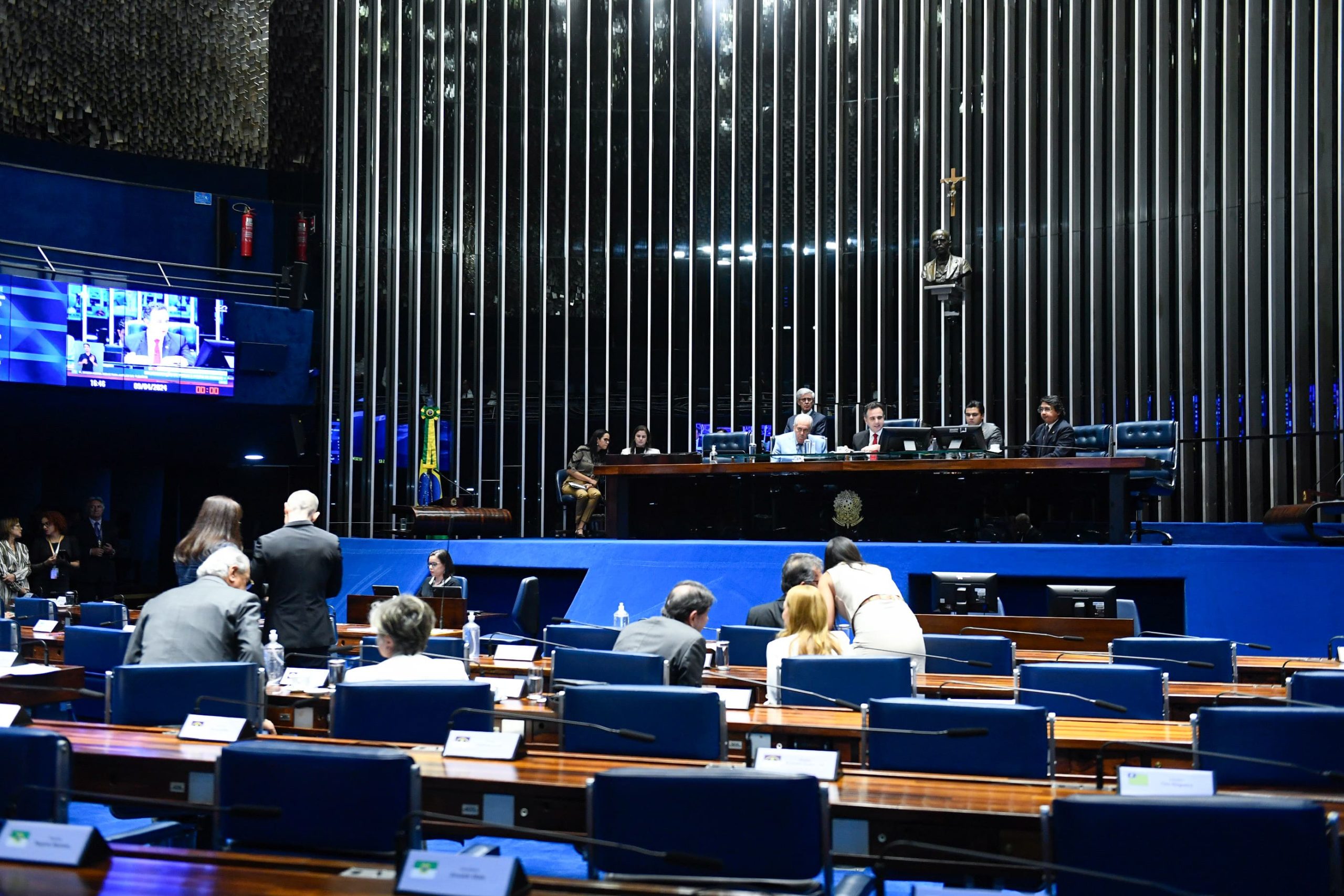 À mesa do Plenário do Senado, os senadores Rodrigo Pacheco, Otto Alencar e Giordano durante sessão deliberativa, em 9/4/2024 (Foto: Roque de Sá/Agência Senado)