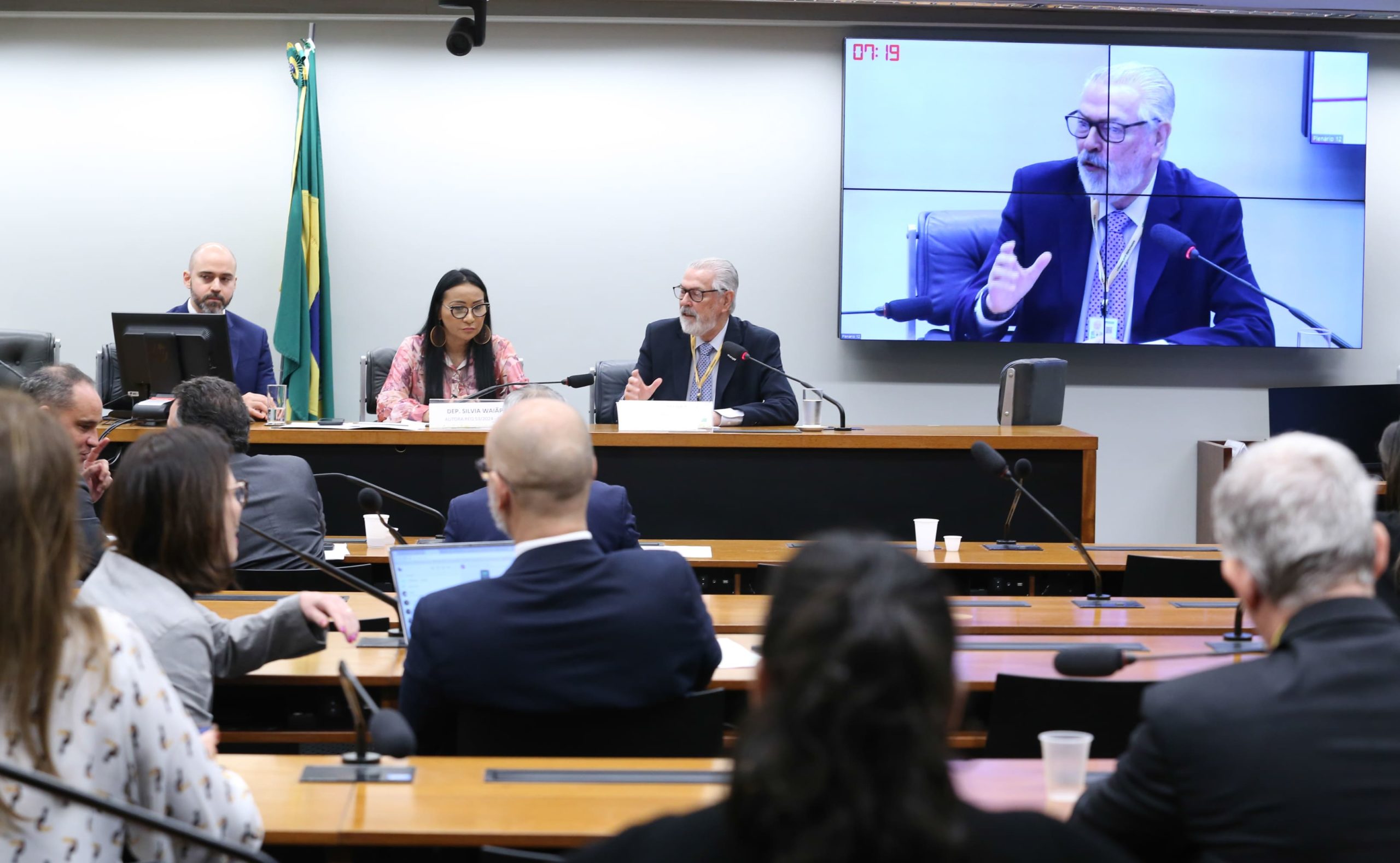 Audiência Pública da CME para discussão do PL 3864/2023 sobre cobrança de compensação financeira sobre energia de usinas eólicas e solares, em 2/7/2024 (Foto: Elio Rizzo/Câmara dos Deputados)