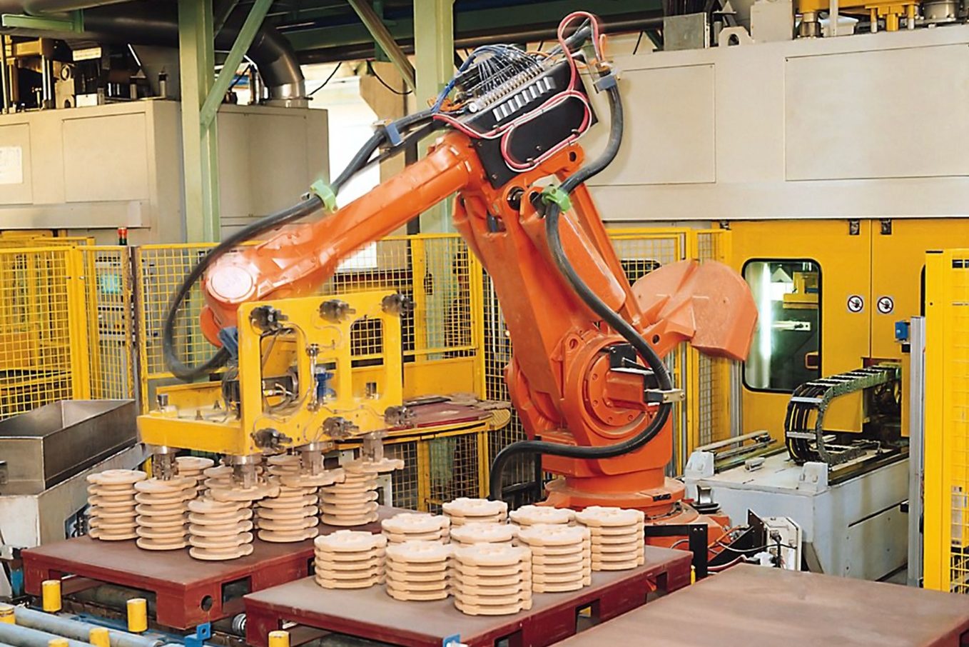 No Brasil e pelo mundo, pop mesmo é a indústria. Na imagem: Braço robótico em linha de produção industrial automatizada (Foto: Osvaldo Goncalves Hernandez/MDIC)