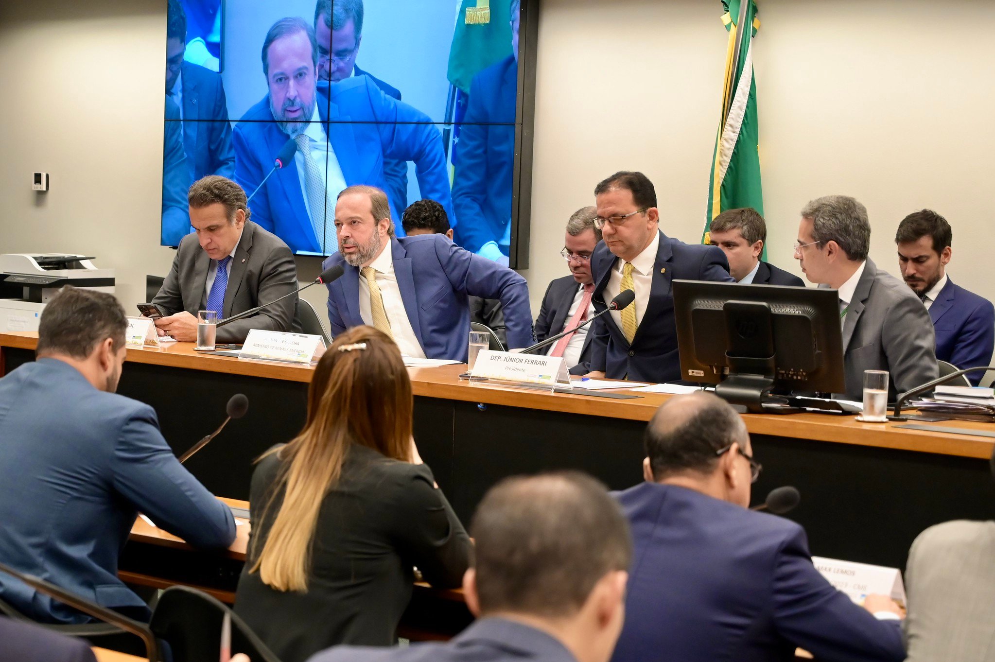 Brasil já importa gás natural produzido com fracking, diz Alexandre Silveira em defesa da produção em terra, durante audiência da CME na Câmara, em 19/6/2024 (Foto: Ricardo Botelho/MME)