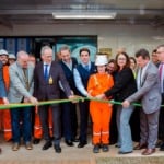 Brasil ansioso pelo início da produção de combustíveis sustentáveis para aviação (SAF). Na imagem: Silvio Costa Filho (MPor) e Luciana Santos (MCTI) participam da inauguração da primeira usina brasileira de produção de hidrocarbonetos renováveis, em Foz do Iguaçu (PR), em 17/6/2024 (Foto: Vosmar Rosa/MPor)