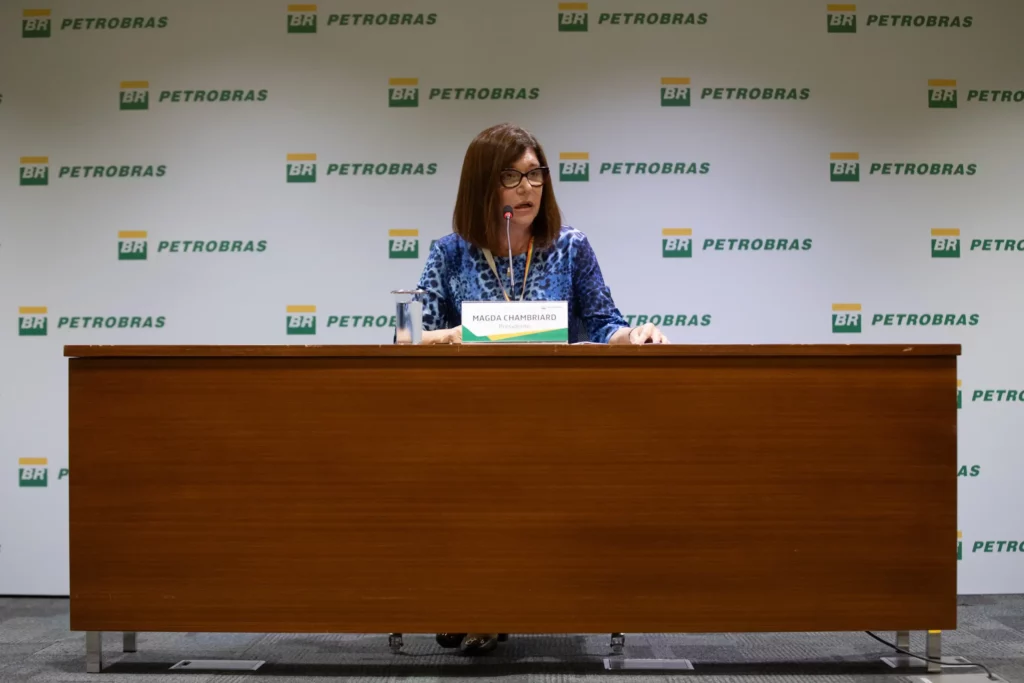 Em sua primeira coletiva de imprensa, em 27/5/2024, Magda Chambriard dá o tom de como deverá ser sua gestão à frente da Petrobras (Foto: Agência Petrobras)