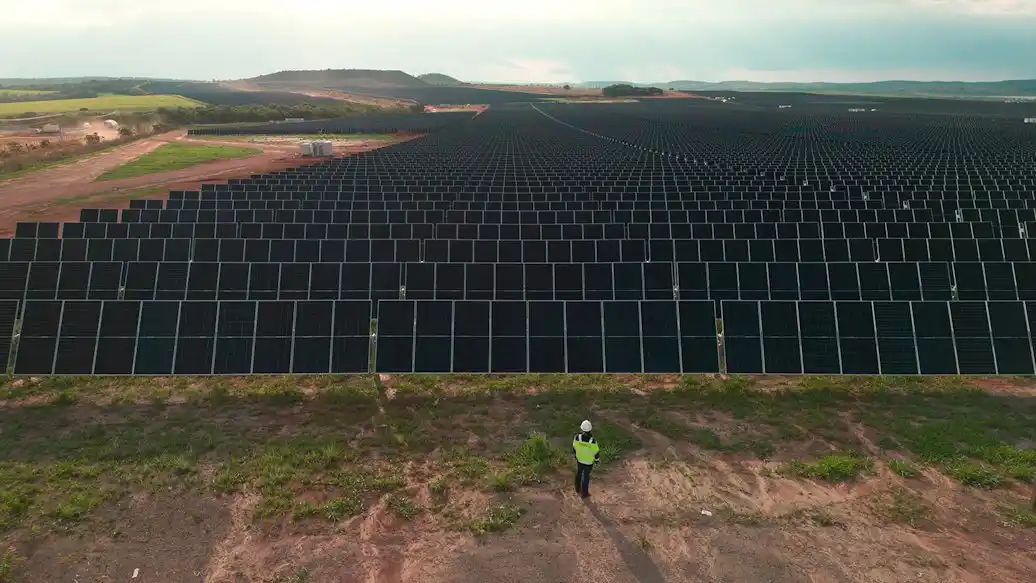 Capacidade de geração  de energia elétrica no Brasil cresce 1,5 GW em abril com 47 novas usinas. Na imagem: Complexo solar fotovoltaico Boa Sorte inaugurado pela Atlas Renewables e Hydro Rein, em Minas Gerais, é 10ª maior usina solar do Brasil (Foto: Divulgação Atlas Renewables)