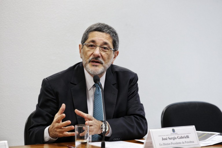 Políticas para biocombustíveis não podem enfraquecer desenvolvimento de um mercado de hidrogênio verde, diz José Sérgio Gabrielli [na imagem], ex-presidente da Petrobras (Foto: Divulgação)