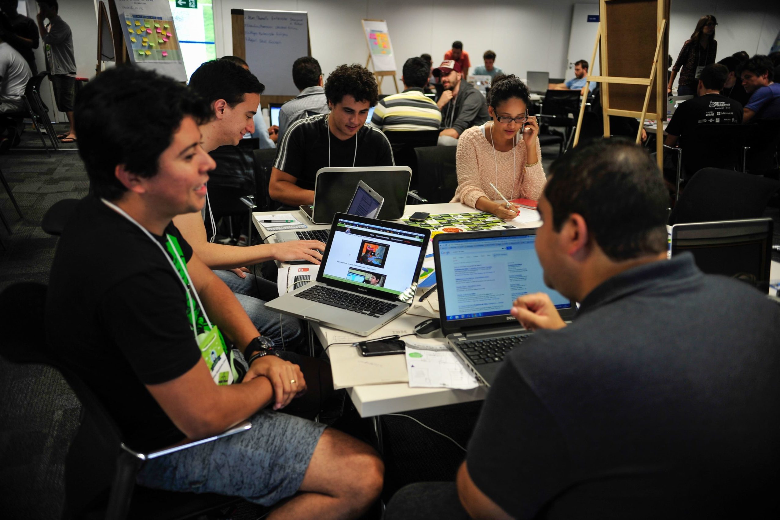 Startup Weekend Brasília, evento promovido pelo Sebrae, em 22/7/2014, reúne empreendedores, desenvolvedores, designers e entusiastas para compartilhar ideias, formar equipes e criar startups (Foto: Marcelo Camargo/Agência Brasil)