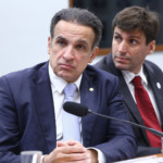 Comiss&atilde;o de Minas e Energia (CME) da C&acirc;mara debate projeto (PL 50/2024) que altera crit&eacute;rios para c&aacute;lculo dos royalties e participa&ccedil;&otilde;es especiais. Na imagem: Hugo Leal participa de audi&ecirc;ncia p&uacute;blica da CME na C&acirc;mara, em 23/4/2024, sobre a import&acirc;ncia do biometano no transporte (Foto: Vinicius Loures/C&acirc;mara dos Deputados)