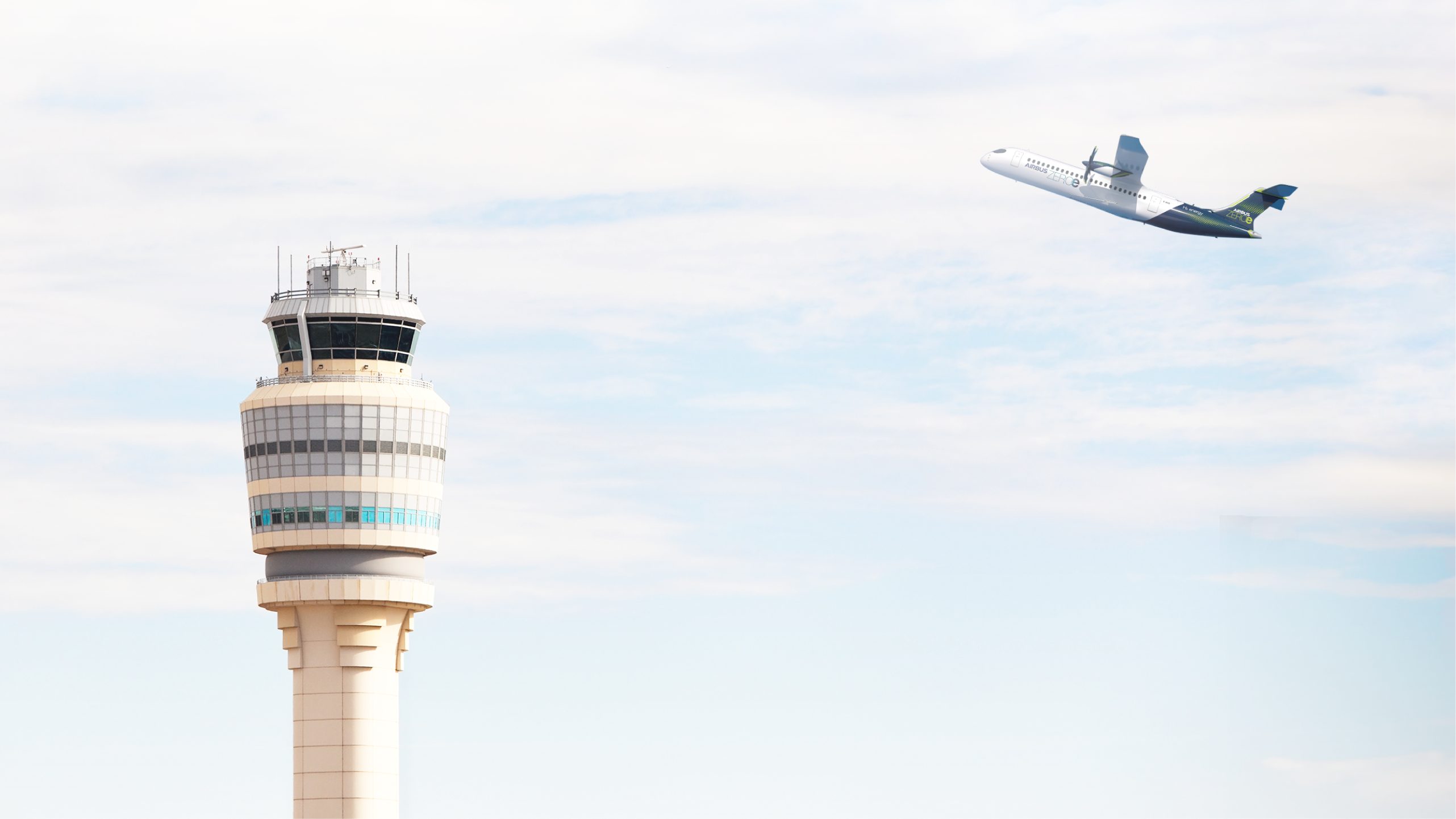 Airbus estuda a viabilidade de hubs de hidrogênio para abastecimento de aeronaves em cinco grandes aeroportos nos EUA e Canadá. Na imagem: Avião ZEROe sobrevoa aeroporto de Atlanta próximo à torre de controle (Foto: Divulgação Airbus)