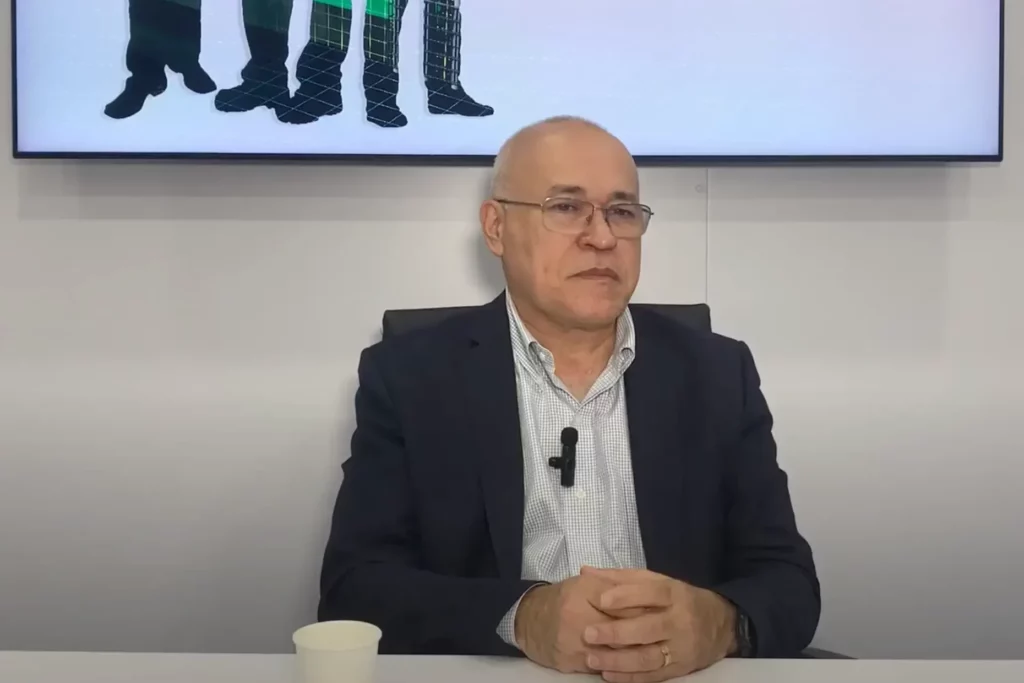 Parada estratégica nos leilões de petróleo para 'enxugar' áreas de exploração e produção é positiva, diz Joelson Mendes, diretor de E&P da Petrobras, em entrevista ao estúdio epbr durante a OTC 2024 (Foto: epbr)