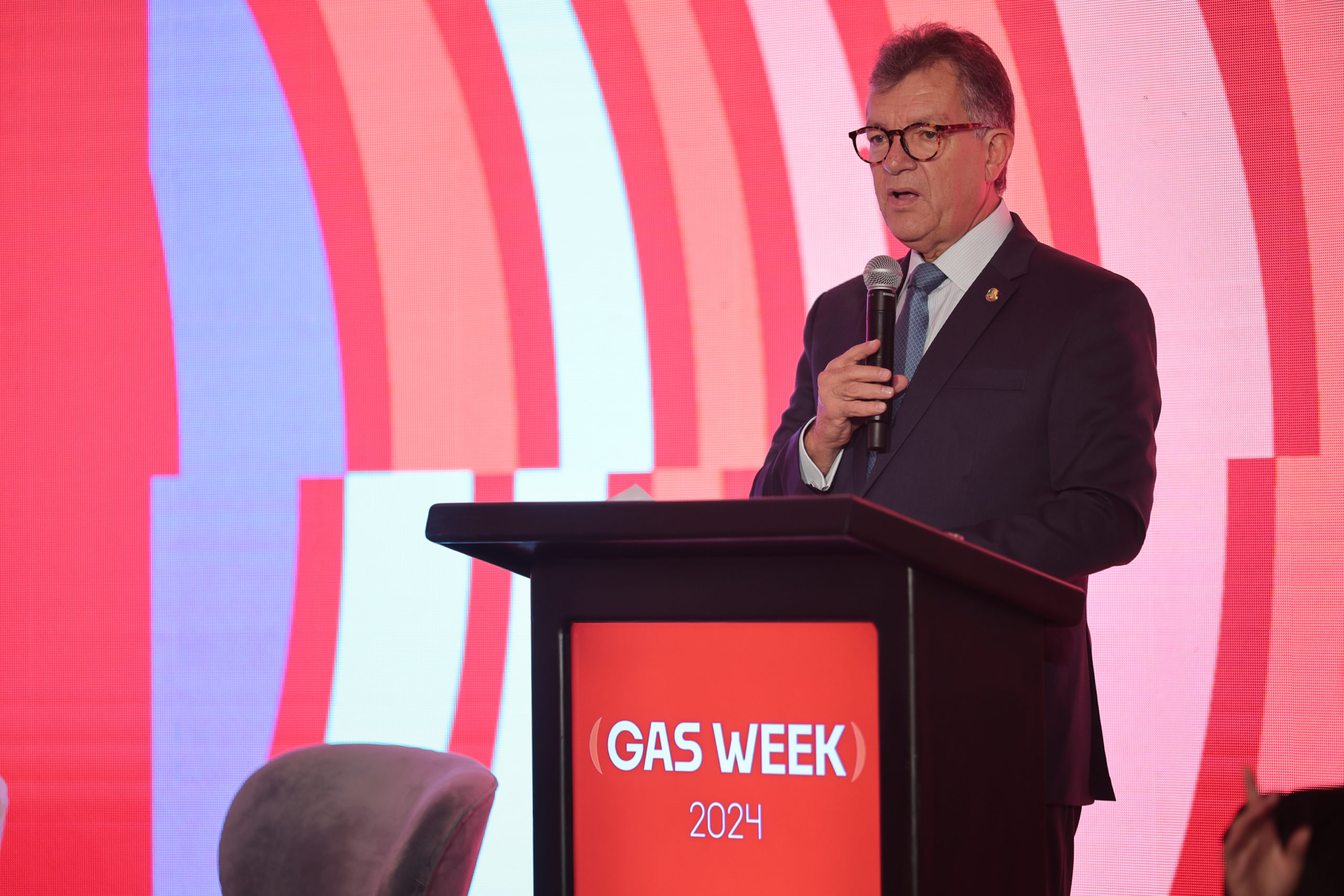 Senador Laércio Oliveira na gas week 2024, promovida pelo estúdio eixos em Brasília (Foto eixos)