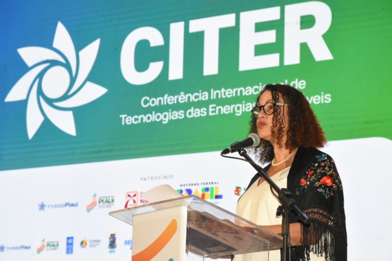 Luciana Santos, ministra do MCTI, discursa durante abertura da Conferência Internacional sobre Tecnologias de Energias Renováveis (Citer), em 3/6/3024 (Foto: Governo do Piauí)