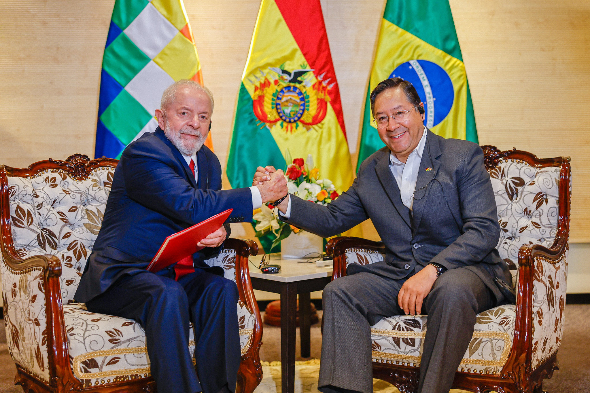 Indústria brasileira apoia reformas prometidas por Luis Arce como condição para investir na Bolívia. Na imagem: Presidente Lula durante reunião bilateral com o presidente da Bolívia, Luis Arce, em Santa Cruz de la Sierra, Bolívia, em 9/7/2024 (Foto: Ricardo Stuckert/PR)