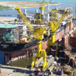 Na imagem: Plataforma P-62, construída no estaleiro Atlântico Sul, em Pernambuco (Foto: Divulgação)