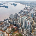 Sobrevoo, em 5/5/2024, de área inundada no Centro de Porto Alegre, totalmente encoberto pelas águas das fortes chuvas no RS (Foto: Ricardo Stuckert/PR)
