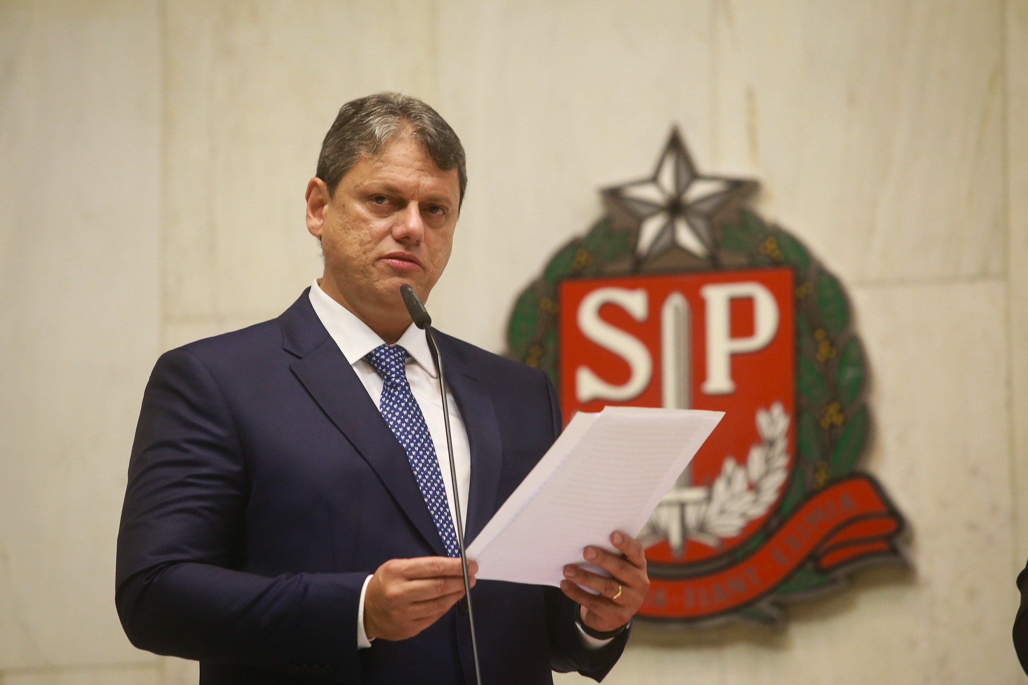 Na esteira de privatização, proposta do governador de SP reforma a Arsesp, agência responsável pelo mercado de gás natural. Na imagem: Tarcísio de Freitas toma posse como novo governador de São Paulo em sessão solene na Alesp, em 1/1/2023 (Foto: Governo do Estado de SP)