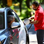 Fator ambiental é irrelevante para maioria dos donos de carros flex, indica perfil do consumidor de combustíveis levantado pela EPE. Na imagem: Força-tarefa integrada pela ANP, Procon e Inmetro fiscaliza postos revendedores de combustíveis em Brasília (Foto: Marcelo Camargo/Agência Brasil)