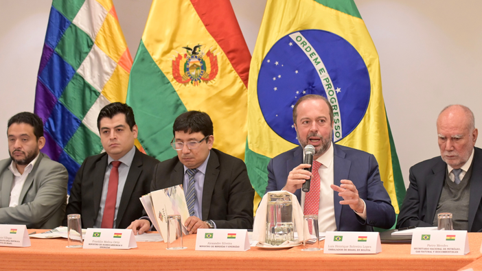 Bolívia terá gás natural disponível a partir de outubro de 2024 para vender diretamente à indústria brasileira, diz ministro de Minas e Energia, Alexandre Silveira, em visita oficial à Bolívia, em 8/7/2024 (Foto: Ricardo Botelho/MME)