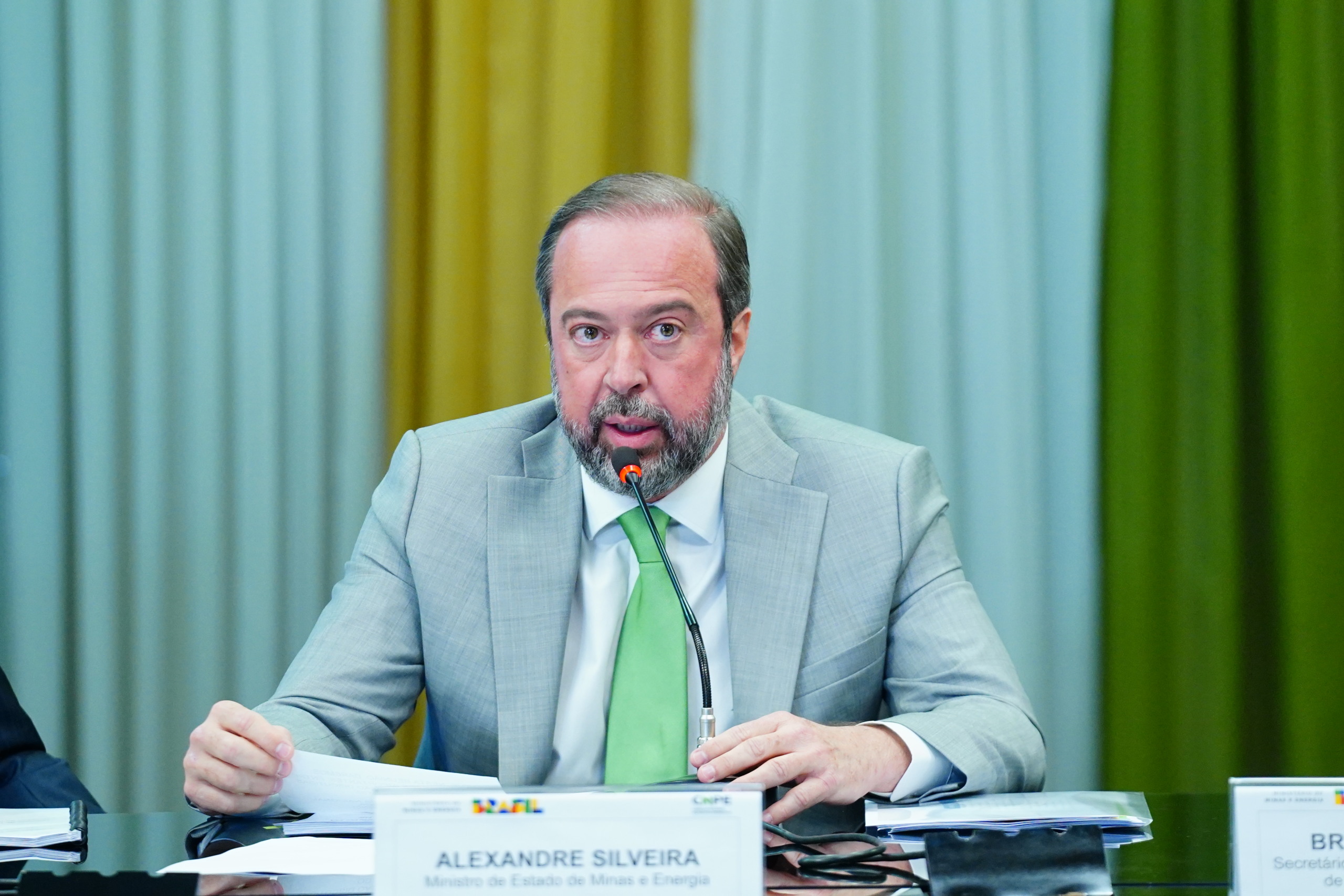 Ministro de Minas e Energia, Alexandre Silveira, anuncia novo decreto da Lei do Gás após reunião do CNPE (Foto Tauan Alencar)