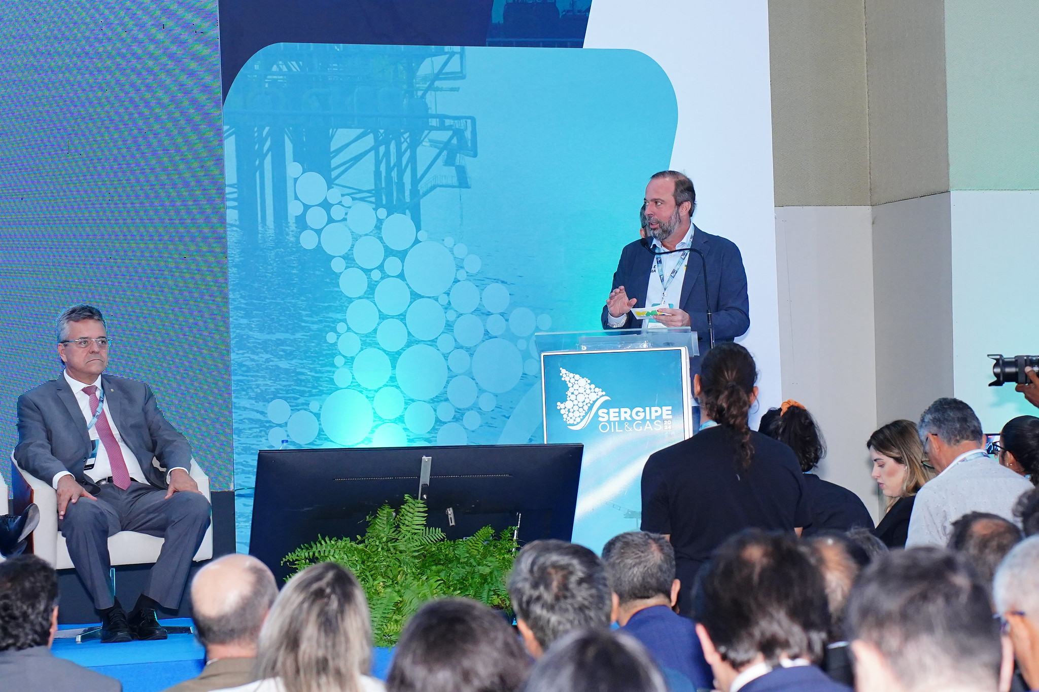 Alexandre Silveira fala durante a abertura da Sergipe Oil & Gas 2024 (Foto: Tauan Alencar/MME)