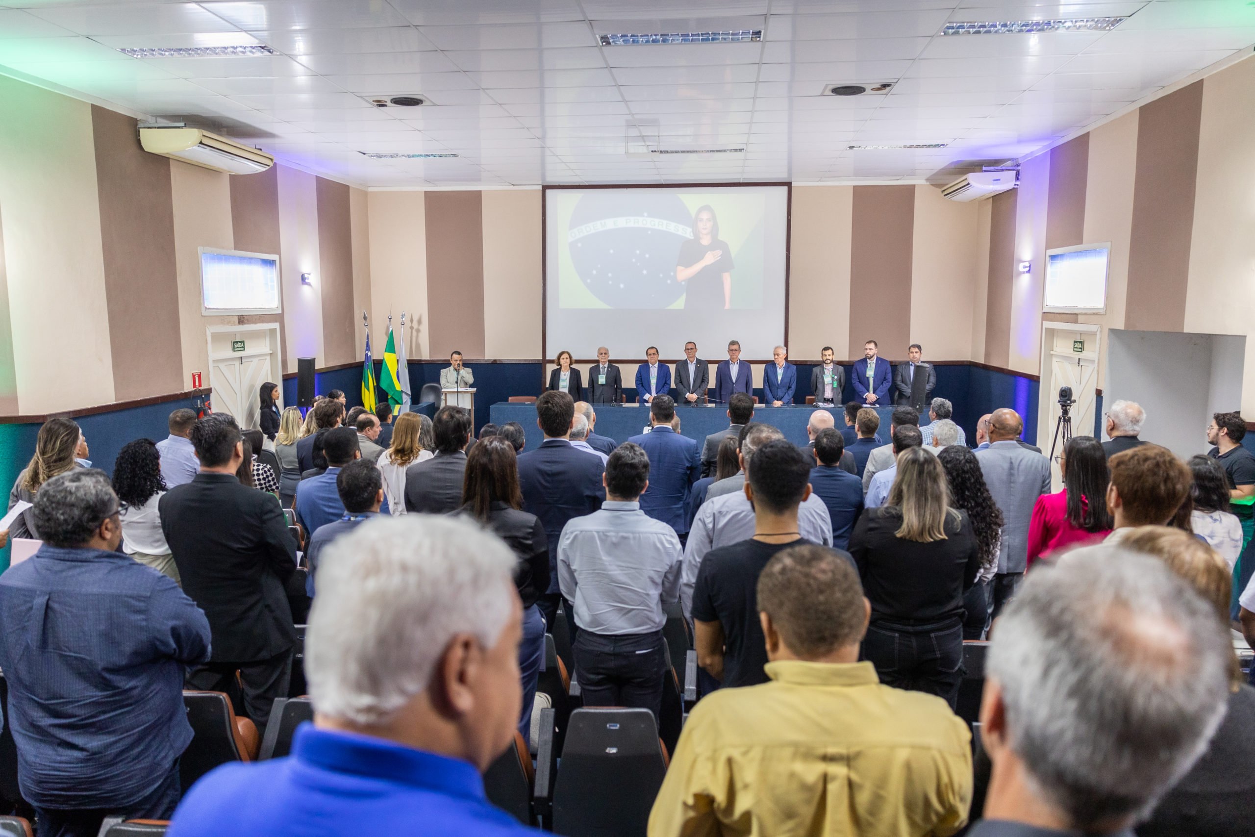 Audiência pública promovida pela Agrese em Aracaju, para discutir possível revisão de contrato de concessão de distribuição de gás da Sergas, em Sergipe (Foto: epbr)