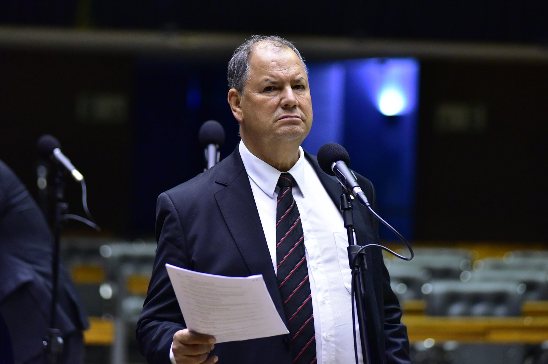 "Se o Senado quiser fazer um favor ao Brasil, não mexa no Combustível do Futuro", diz deputado Alceu Moreira [na imagem], presidente da Frente Parlamentar Mista do Biodiesel – FPBio (Foto: Zeca Ribeiro/Câmara dos Deputados)