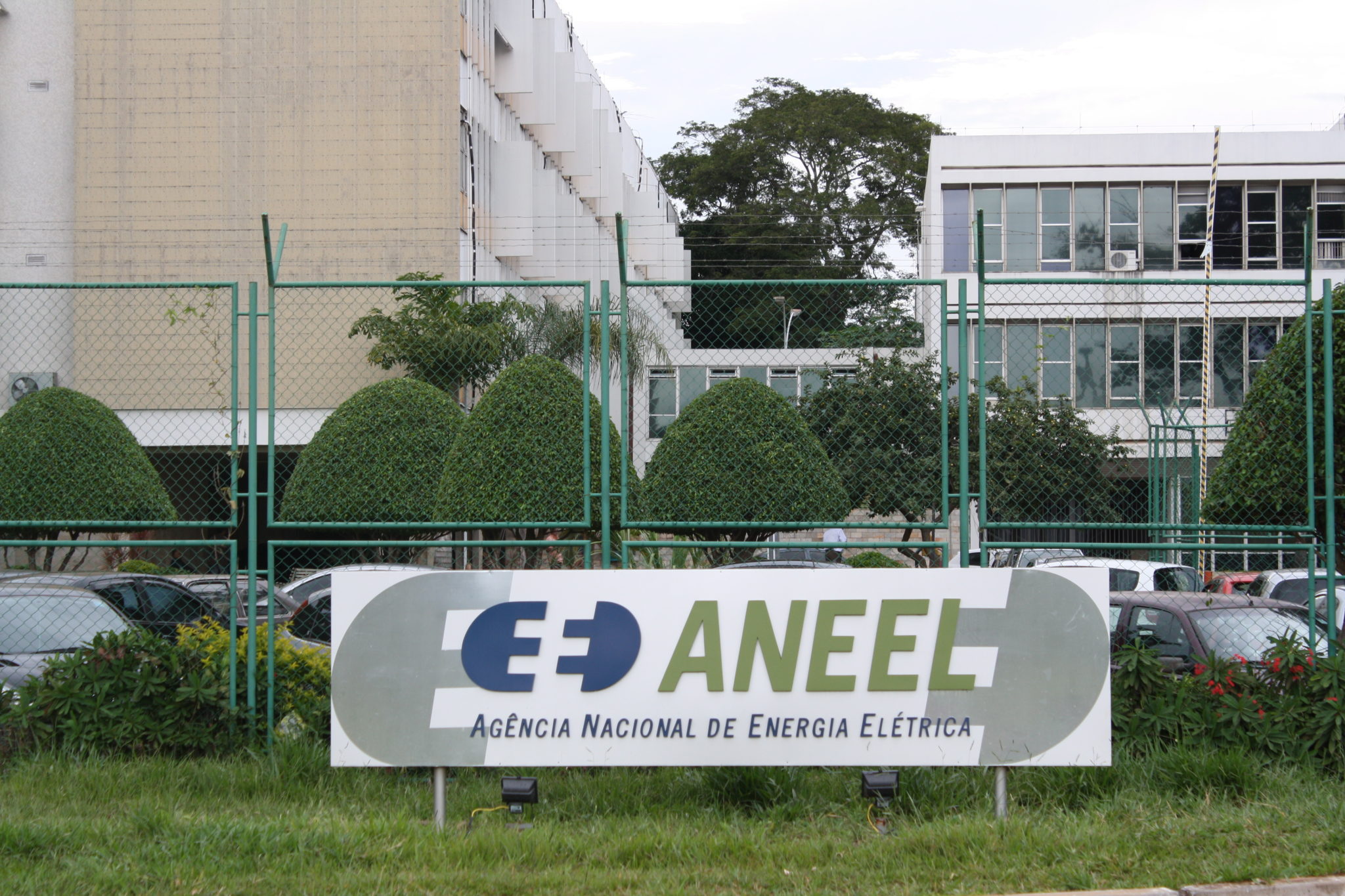 Aneel aprova redução na conta de luz de consumidores de distribuidoras do Espírito Santo e Pará. Na imagem: Edifício sede da Aneel, em Brasília, DF (Foto Sintec-DF)