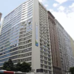 Negociação entre governo e Eletrobras prevê R$ 18 bilhões para reduzir contas de luz até 2026. Na imagem: Edifício sede da Eletrobras na avenida Presidente Vargas, centro do Rio de Janeiro (Foto: Fundamentei)