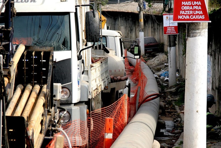 Reajuste da Petrobras no preço do gás natural anula desconto dado ao estado do Rio. Na imagem: Obras no gasoduto da CEG, de cerca de 15 km, vai até o Rio de Janeiro passando por Duque de Caxias (Foto: Ascom PMDC)