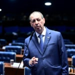 Senador Omar Aziz no plenário do Senado Federal durante sessão deliberativa ordinária (Foto: Pedro França/Agência Senado)