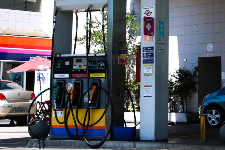 Posto de gasolina em Pinheiros, bairro da zona oeste de São Paulo (Foto: Rovena Rosa/Agência Brasil)