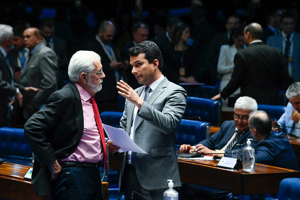 04.09.2024 – Líder do governo, Jaques Wagner (PT/BA), e Irajá Abreu (PSD/TO), durante aprovação do Combustível do Futuro no Senado Federal