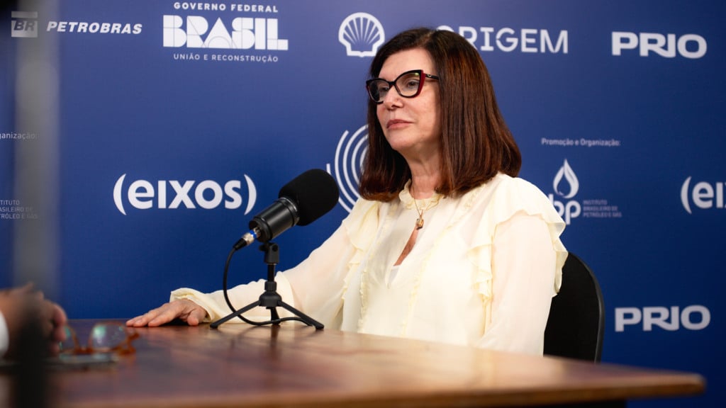 Magda Chambriard, presidente da Petrobras, em entrevista ao estúdio eixos durante a ROG.e no Rio, em 25/9/2024 (Foto Vitor Curi/eixos)