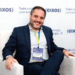 Luiz Felipe Coutinho, CEO da Origem Energia, em entrevista ao est&uacute;dio eixos durante a ROG.e no Rio, em 24/9/2024 (Foto Vitor Curi/eixos)