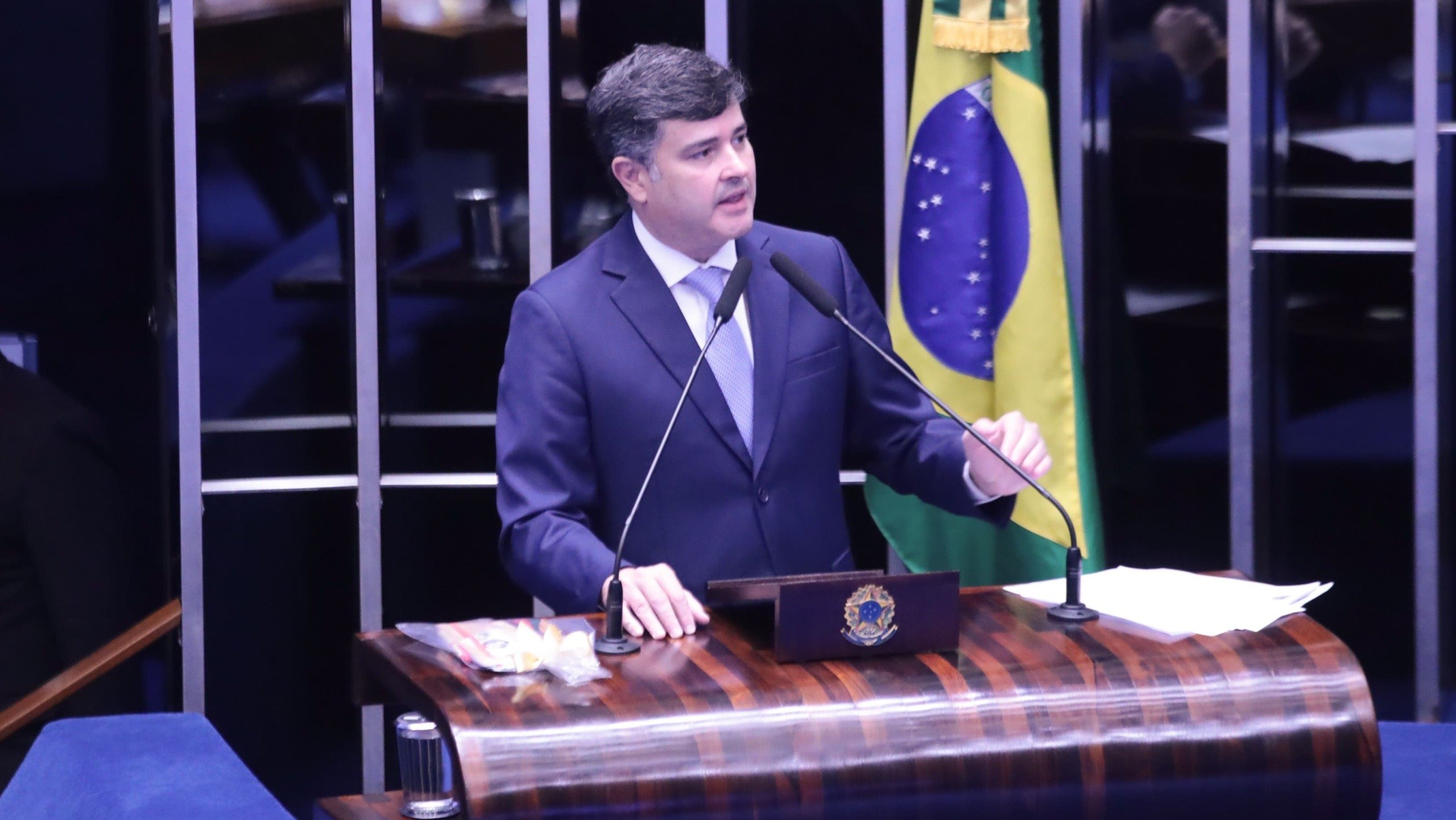 Eduardo da Fonte fala, à tribuna do Senado, durante sessão em homenagem aos 200 anos da relação diplomática Brasil-EUA, em 28/5/2024 (Foto Zeca Ribeiro/Câmara dos Deputados)