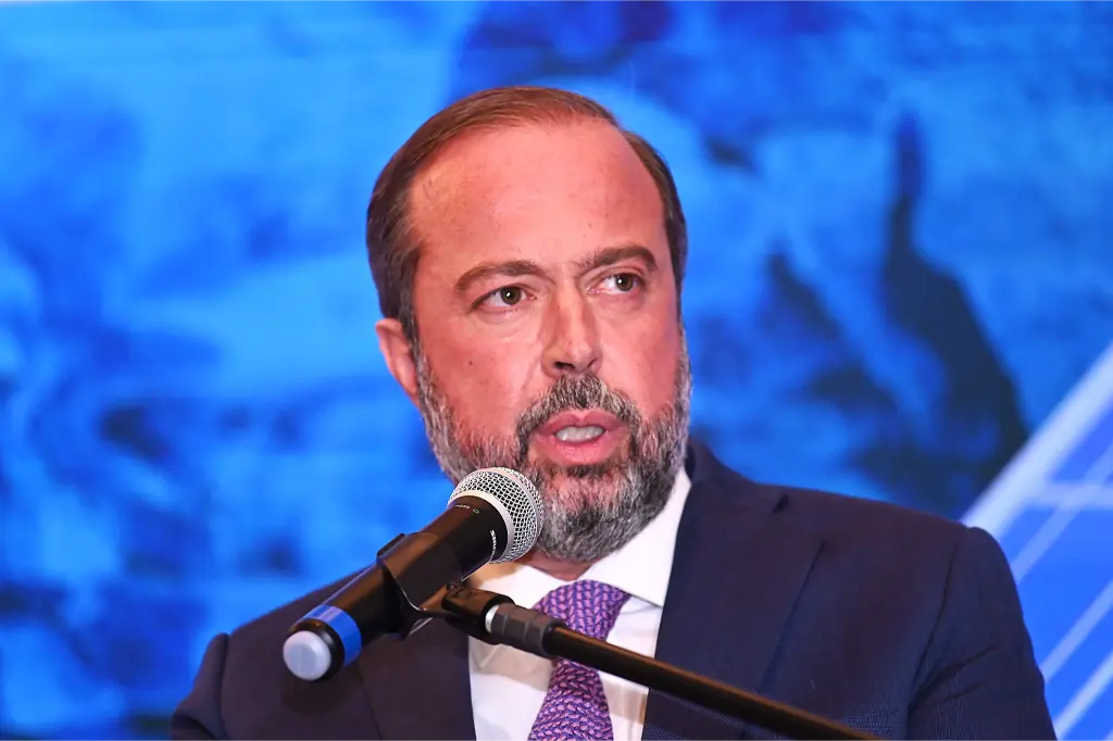 Alexandre Silveira fala durante formatura da Escola de Eletricistas e Pacto Nacional Por Mais Mulheres na Energia e Mineração, em 4/9/2024 (Foto Ricardo Botelho/MME)