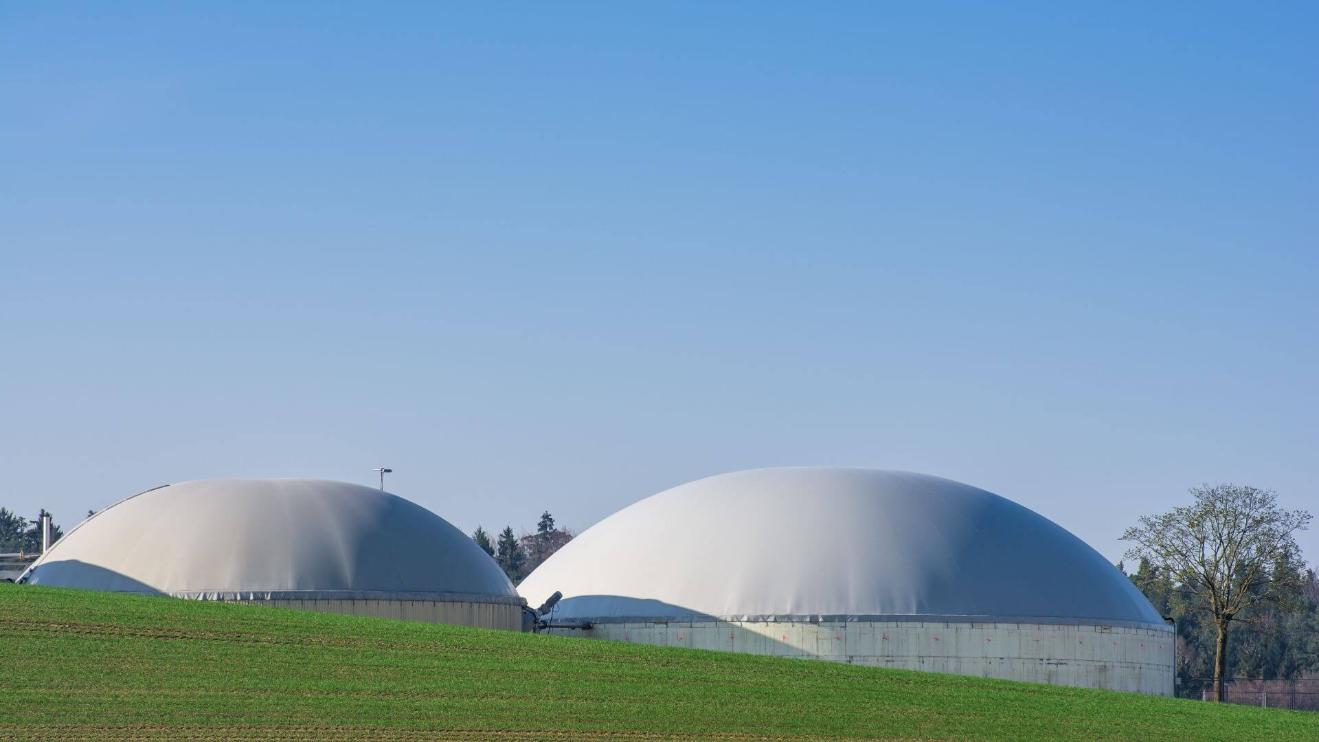 Grupo italiano Asja e a brasileira Migratio Bioenergia anunciaram investimento de $ 40 milhões em usinas de biogás na Paraíba. Na imagem: Usina da Vivo instalada em uma área de 1.490 m2, junto ao aterro Terrestre Ambiental, utilizará entre 2.500 e 5.000 Nm³/h de biogás com alto teor de metano – cerca de 50% (Foto Divulgação)